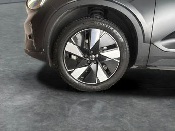 Volvo XC40 Recharge 69kWh Plus RWD (238 ps) - KEYLESS ENTRY - PARK ASSIST -