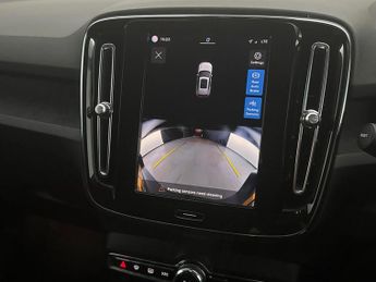 Volvo XC40 Recharge 69kWh Plus RWD (238 ps) - KEYLESS ENTRY - PARK ASSIST -