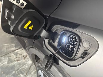Volvo XC40 Recharge 69kWh Plus RWD (238 ps) - KEYLESS ENTRY - PARK ASSIST -