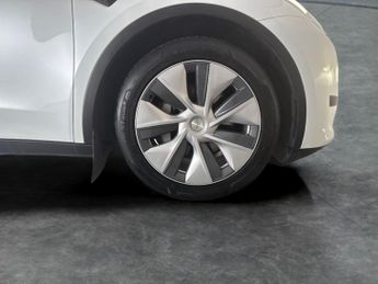 Tesla Model Y SUV RWD (346 ps) - HEATED STEERING - WIFI - BLIND SPOT ASSIST