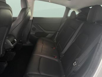 Tesla Model Y SUV RWD (346 ps) - HEATED STEERING - WIFI - BLIND SPOT ASSIST