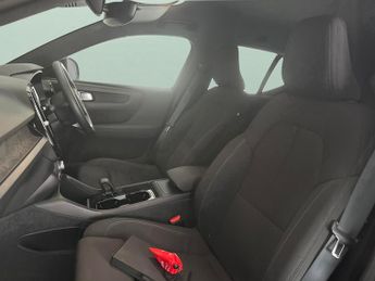 Volvo XC40 Recharge 69kWh Plus RWD (238 ps) - KEYLESS ENTRY - PARK ASSIST -