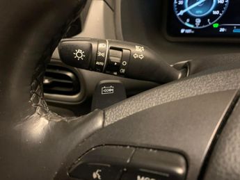 Hyundai Kona 64kWh Premium (10.5kW Charger) (204 ps) - UPGRADED SOUND - KEYLE