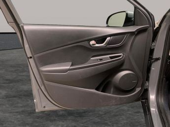 Hyundai Kona 64kWh Premium (10.5kW Charger) (204 ps) - UPGRADED SOUND - KEYLE