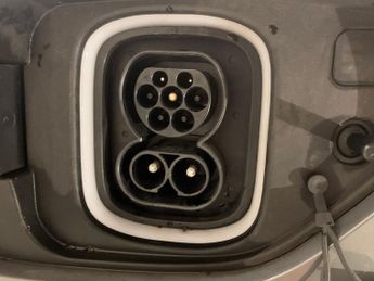 Hyundai Kona 64kWh Premium (10.5kW Charger) (204 ps) - UPGRADED SOUND - KEYLE