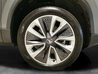 Skoda Karoq 1.5 TSI ACT SE L DSG (150 ps) - SMARTLINK - REVERSE CAM - NAV