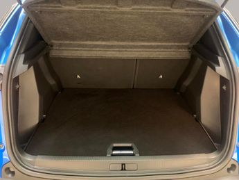 Peugeot 2008 1.2 PureTech GT EAT (130 ps) - LED - REVERSE CAM - BLUETOOTH