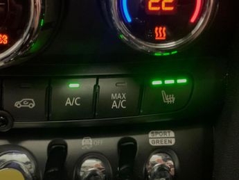 Mini Electric Hatch Cooper SE 32.6kWh Level 3 (184 ps) - 17IN ALLOYS - PAN ROOF - HK