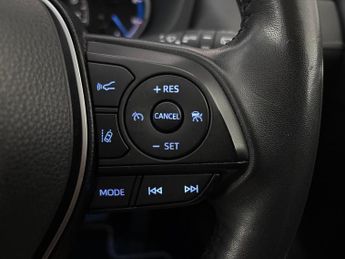 Toyota RAV4 2.5 VVT-h GPF Design CVT (218 ps) - KEYLESS ENTRY - LED - REVERS