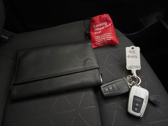 Toyota RAV4 2.5 VVT-h GPF Design CVT (218 ps) - KEYLESS ENTRY - LED - REVERS