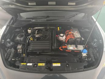 Cupra Formentor 1.4 eHybrid 12.8kWh V1 Plug-in DSG (204 ps) - KEYLESS ENTRY - LE