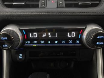 Toyota RAV4 2.5 VVT-h GPF Design CVT (218 ps) - KEYLESS ENTRY - LED - REVERS