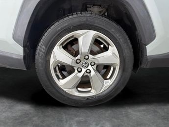 Toyota RAV4 2.5 VVT-h GPF Design CVT (218 ps) - LED - REVERSE CAM - NAV