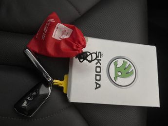 Skoda Enyaq iV 62kWh 60 (DC120kW) (179 ps) - PARK SENSORS - DAB