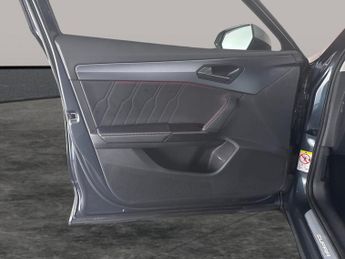 Cupra Formentor 1.4 eHybrid 12.8kWh V1 Plug-in DSG (204 ps) - KEYLESS ENTRY - LE