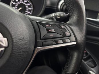 Nissan Juke 1.0 DIG-T N-Connecta DCT (114 ps) - INTELLIGENT LANE INTERVENTIO