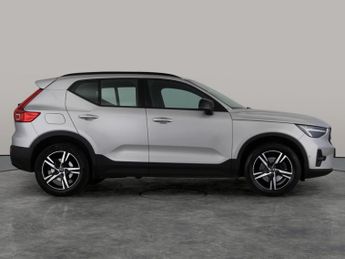 Volvo XC40 2.0 B3 MHEV Plus Dark DCT (163 ps) - HEATED SEATS - CLIMATE PACK