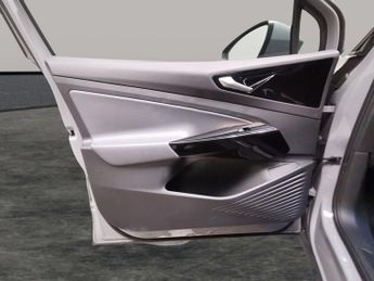 Volkswagen ID.4 Pure 52kWh Life (148 ps) - ACTIVE LANE ASSIST - PARK ASSIST - LE