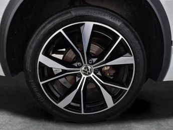 Volkswagen Tiguan 1.4 TSI 13kWh R-Line Plug-in DSG (245 ps) - ADAPTIVE CRUISE - AP