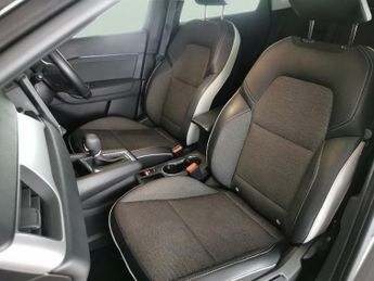 Renault Captur 1.6 E-TECH techno (145 ps) - LANE DEPARTURE  - 18IN ALLOYS - BLU