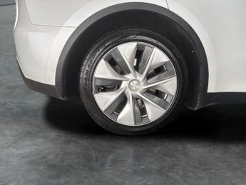 Tesla Model Y SUV RWD (346 ps) - HEATED STEERING - WIFI - BLIND SPOT ASSIST