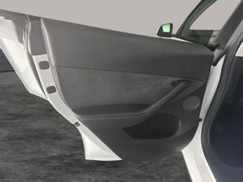 Tesla Model Y SUV RWD (346 ps) - HEATED STEERING - WIFI - BLIND SPOT ASSIST