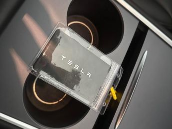 Tesla Model Y SUV RWD (346 ps) - HEATED STEERING - WIFI - BLIND SPOT ASSIST