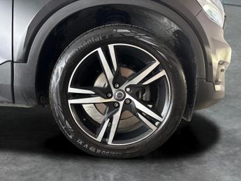 Volvo XC40 1.5 T3 R-Design (163 ps) - HK AUDIO - VERSATILITY PACK - PAN ROO