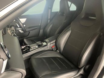Mercedes-Benz CLA 1.3 CLA180 AMG Line Coupe 7G-DCT (136 ps) - KEYLESS ENTRY - APPL