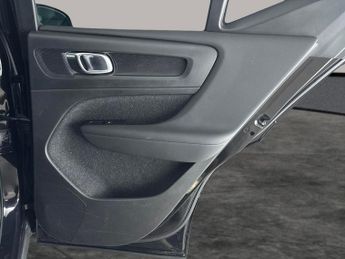 Volvo XC40 1.5 T3 R-Design (163 ps) - HK AUDIO - VERSATILITY PACK - PAN ROO