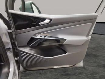 Volkswagen ID.4 Pure 52kWh Life (148 ps) - ACTIVE LANE ASSIST - PARK ASSIST - LE