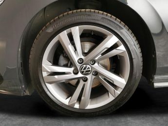 Volkswagen Golf 1.5 eTSI MHEV R-Line DSG (150 ps) - LANE DEPARTURE  - BLUETOOTH