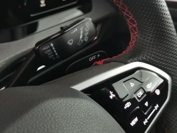 Volkswagen Golf 2.0 TSI GTI DSG (245 ps) - LED - ALCANTARA - HEATED STEERING