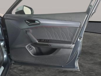 Cupra Formentor 1.4 eHybrid 12.8kWh V1 Plug-in DSG (204 ps) - KEYLESS ENTRY - LE