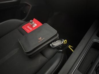Cupra Formentor 1.4 eHybrid 12.8kWh V1 Plug-in DSG (204 ps) - KEYLESS ENTRY - LE