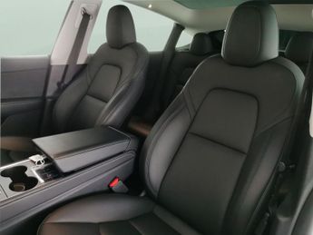 Tesla Model Y SUV RWD (346 ps) - LED - REVERSE CAM - NAV