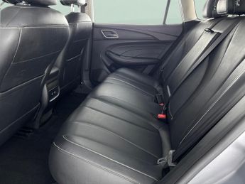 MG Mg5 61.1kWh Exclusive Long Range (156 ps) - SAT NAV - HEATED LEATHER