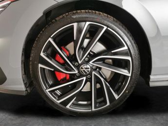 Volkswagen Golf 2.0 TSI GTI DSG (245 ps) - LED - ALCANTARA - HEATED STEERING