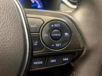 Toyota RAV4 2.5 VVT-h GPF Design CVT (218 ps) - LED - REVERSE CAM - NAV