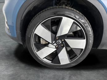 Volvo C40 Twin Recharge 78kWh Ultimate AWD (408 ps) - SURROUND VIEW - ADAP