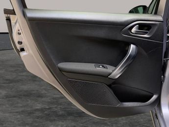 Peugeot 2008 1.2 PureTech GPF Allure EAT (110 ps) - USB AUDIO - ISOFIX - ANDR