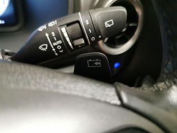 Hyundai Kona 64kWh Premium (10.5kW Charger) (204 ps) - HEATED SEATS - HEATED 