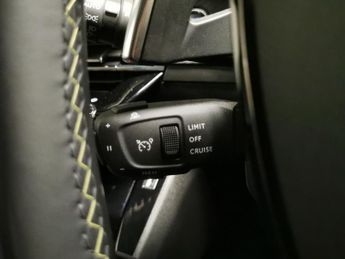 Peugeot 2008 1.2 PureTech GT Premium EAT (130 ps) - LED - REVERSE CAM - NAV