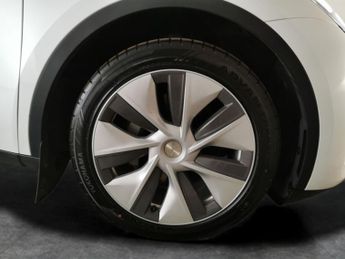 Tesla Model Y SUV RWD (346 ps) - LED - REVERSE CAM - NAV