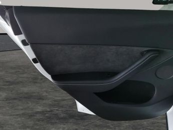 Tesla Model Y SUV RWD (346 ps) - LED - REVERSE CAM - NAV