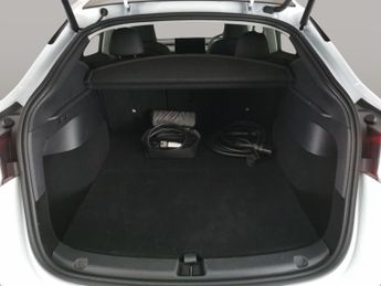 Tesla Model Y SUV RWD (346 ps) - LED - REVERSE CAM - NAV