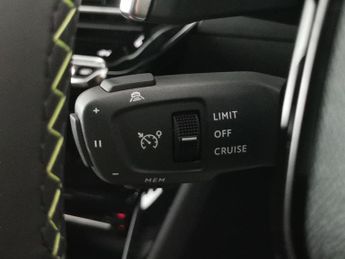 Peugeot 208 1.2 GT Premium e-DSC6 (145 ps) - CARPLAY - KEYLESS ENTRY - LED