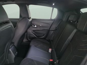 Peugeot 208 1.2 GT Premium e-DSC6 (145 ps) - CARPLAY - KEYLESS ENTRY - LED