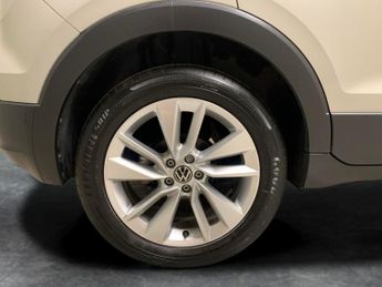 Volkswagen T-cross 1.0 TSI SE DSG (110 ps) - AIR CON - DAB - USB AUDIO