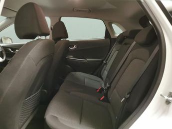 Hyundai Kona 64kWh Premium (10.5kW Charger) (204 ps) - HEATED SEATS - HEATED 
